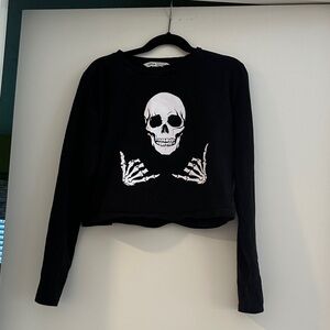 SHEIN Black Long Sleeve Skull Tee cropped 100% cotton soft EUC
